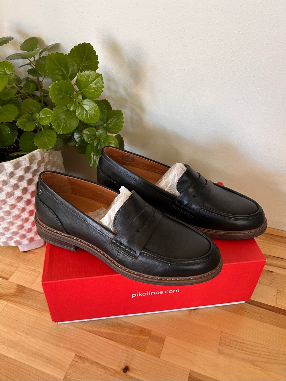 *New in box* Pikolinos Aldaya Loafer - Black color, size 40 (9-9.5)